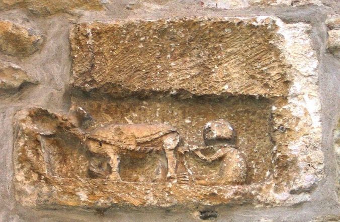 Relevo na igreja de Saint Sernin de Daumazan-sur-Arize, datado do século XII e representando o martírio de São Saturnino - Nela vemos um touro arrastando o santo.